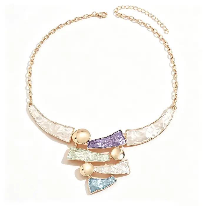 Collier bavoir géométrique bohème coloré en émail