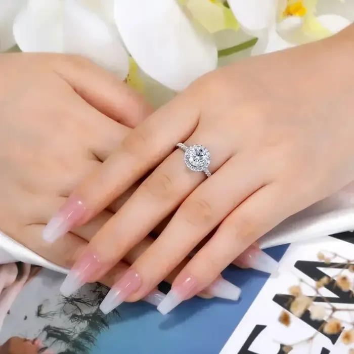 Bague de fiançailles Solitaire Halo Moissanite 1ct pour femmes
