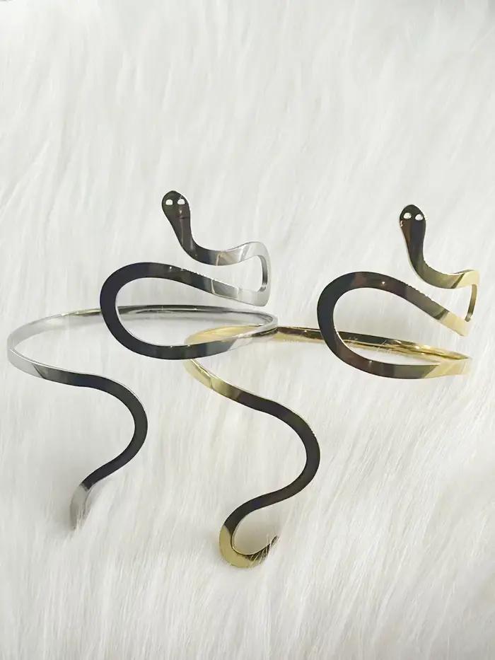Bracelet serpent chic en acier inoxydable plaqué titane pour femmes, élégant et polyvalent pour sorties et événements formels
