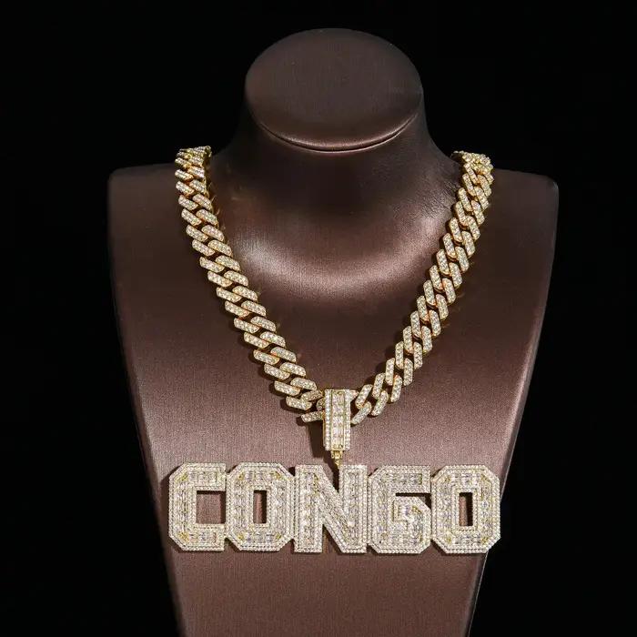 Collier avec nom personnalisé glacé