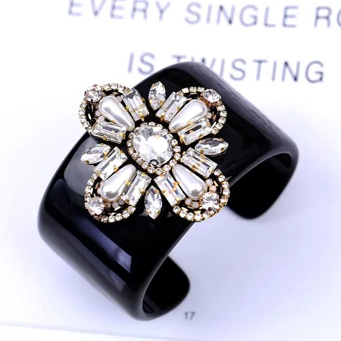 HAHA & TOTO – Bracelet manchette en résine noire, tendance, incrusté de perles de cristal faites à la main, fleur, bijoux pour femmes, 3297