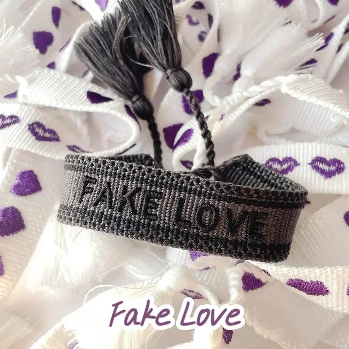 Bracelet de citation d'album - Fake Love | Garçon avec Luv | Journée du printemps