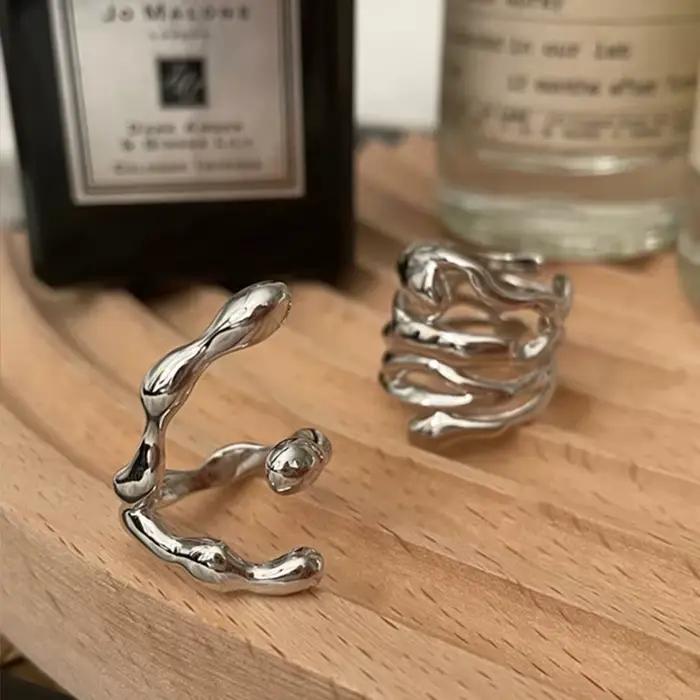 Nouveauté 2026 – Bague large irrégulière ajourée couleur argent pour femme