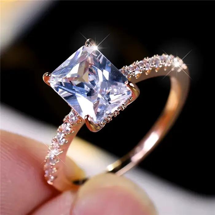Bague de fiançailles vintage en or rose pour femme