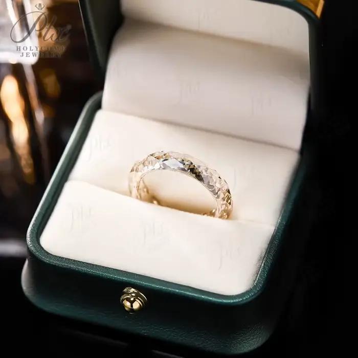Bague en moissanite en gros, design unisexe exquis et élégant, idéale comme cadeau de fête ou accessoire de mode, passe le testeur de diamants
