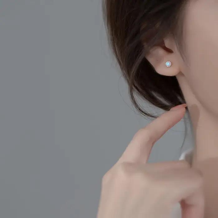 La Monada femmes boucles d'oreilles argent 925 rond opale oreille Piercing 925