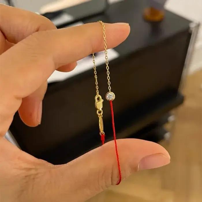 Bracelet élégant et unique en chaîne demi-cordon rouge plaqué or avec diamant