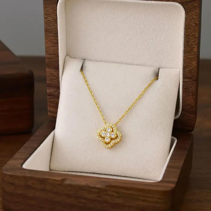 Collier classique en titane et acier pour femmes
