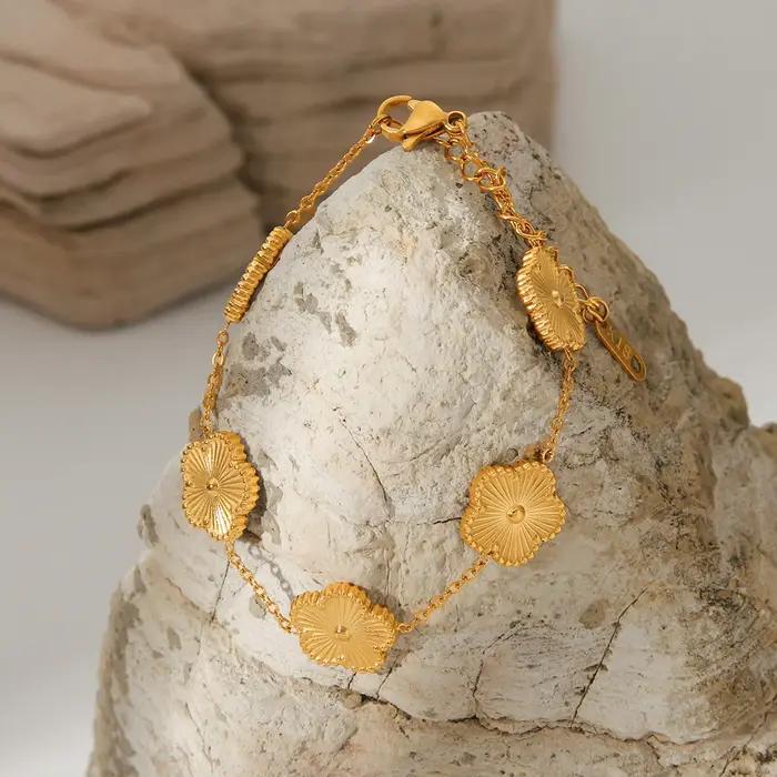 Bracelet de luxe à breloques en forme de fleur de trèfle pour femmes et filles