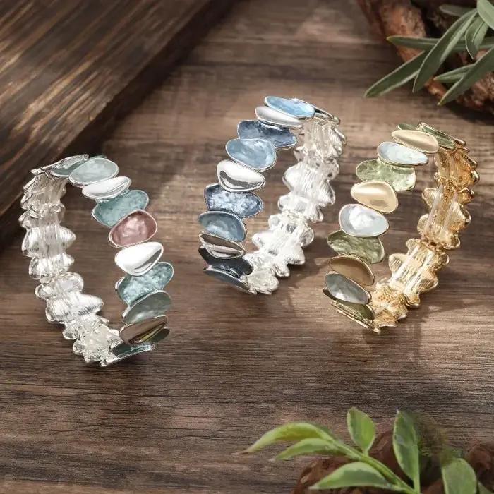 Bracelet élastique à pétales géométriques de couleur émail