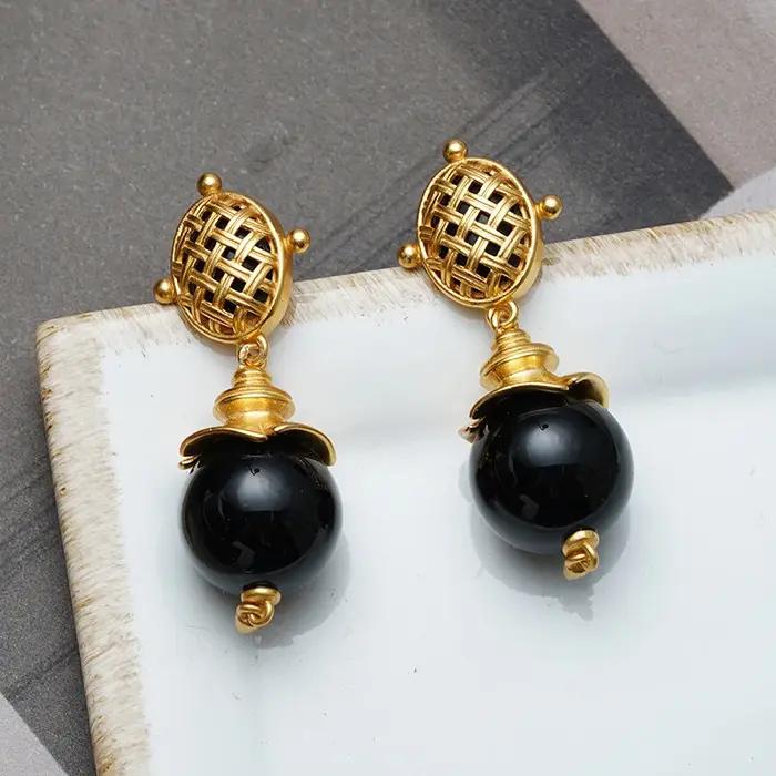Boucles d'oreilles en pierre noire style vintage pour femmes occasions spéciales élégantes à offrir bijoux rétro