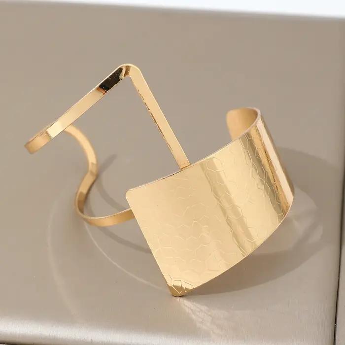 Bracelet Réglable Tendance pour Femmes en Alliage de Fer Fini Plaqué Argent Accessoires de Mode Élégants Pour Toutes les Occasions Spéciales