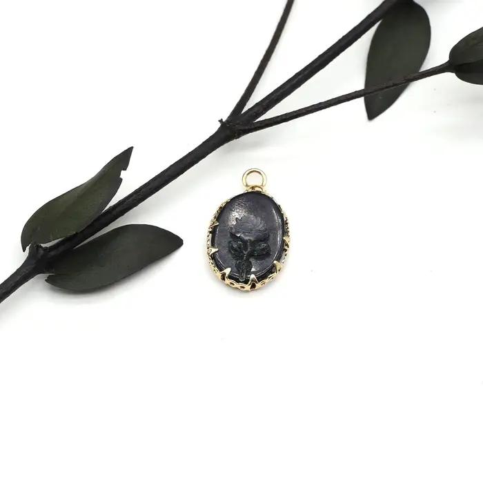 Pierre Semi Pride Naturelle avec Bordure Dorée, Pendentif Fleur Exquise, Accessoires de Bijoux Doux,