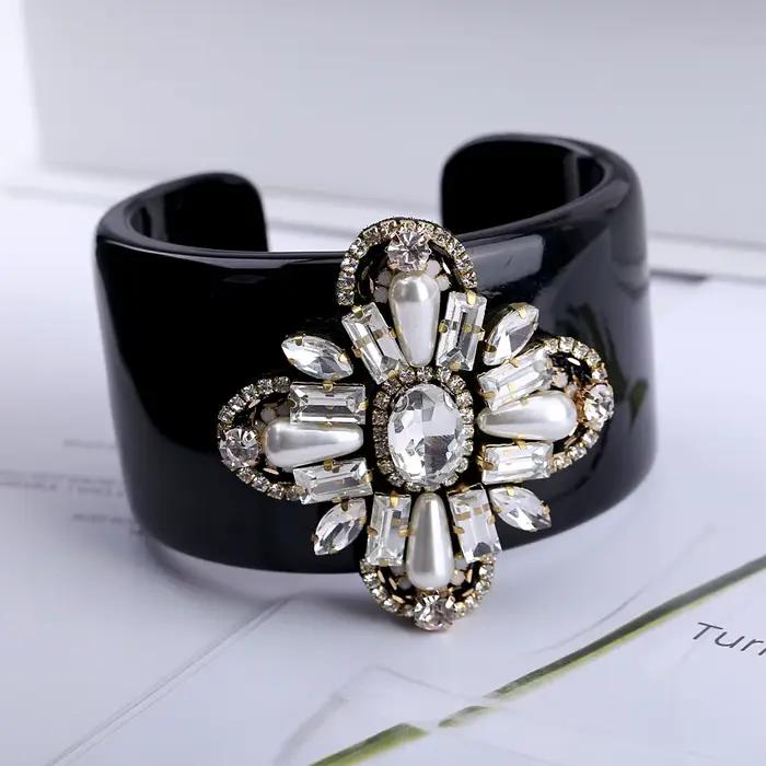 HAHA & TOTO – Bracelet manchette en résine noire, tendance, incrusté de perles de cristal faites à la main, fleur, bijoux pour femmes, 3297