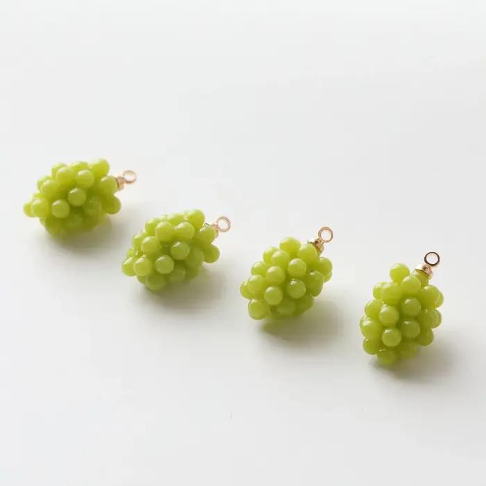 Mini pendentif en résine de grenade de raisin drôle