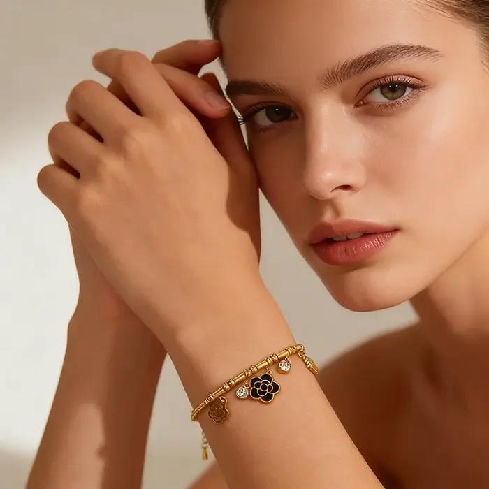 GANEMLY – Bracelet à breloques en forme de fleurs noires classiques pour femmes