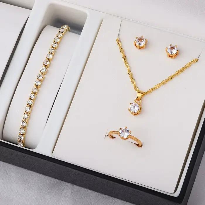 Ensemble de bijoux 5 pièces à la fois tendance et polyvalent avec incrustations de zircon synthétique