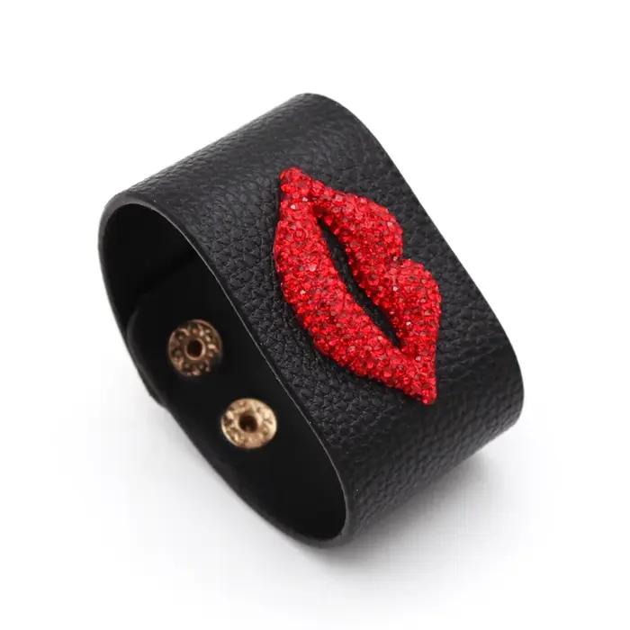 Bracelet Totabc en cuir pour femmes avec pendentif bouche et baiser cristal rouge style punk pour occasions spéciales