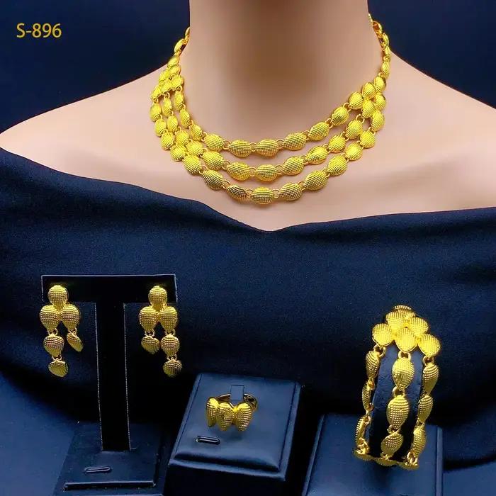 Ensemble de bijoux indiens de mariée