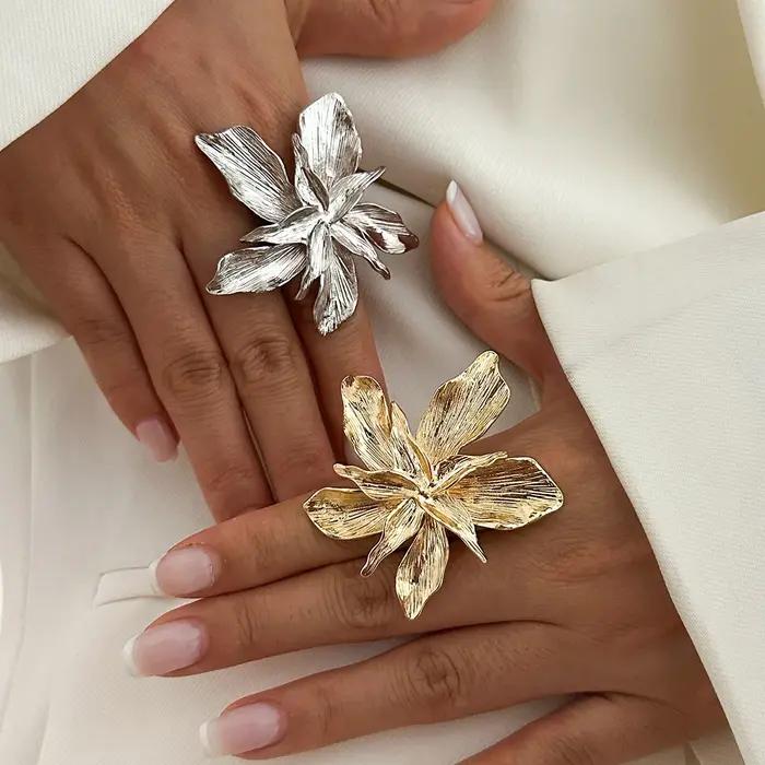 Bague à Fleurs Géométriques en Métal Double Couche pour Femme Style Punk Fêtes et Sorties Spéciales
