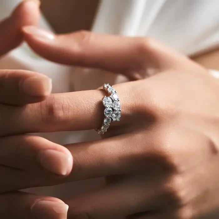 Bague en argent sterling 925 sertie d'oxyde de zircon blanc avec motif animal de compagnie pour femmes occasions spéciales et mariages