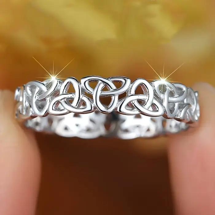 Bague à nœud celtique moderne pour femmes, argentée, pour soirées et occasions spéciales
