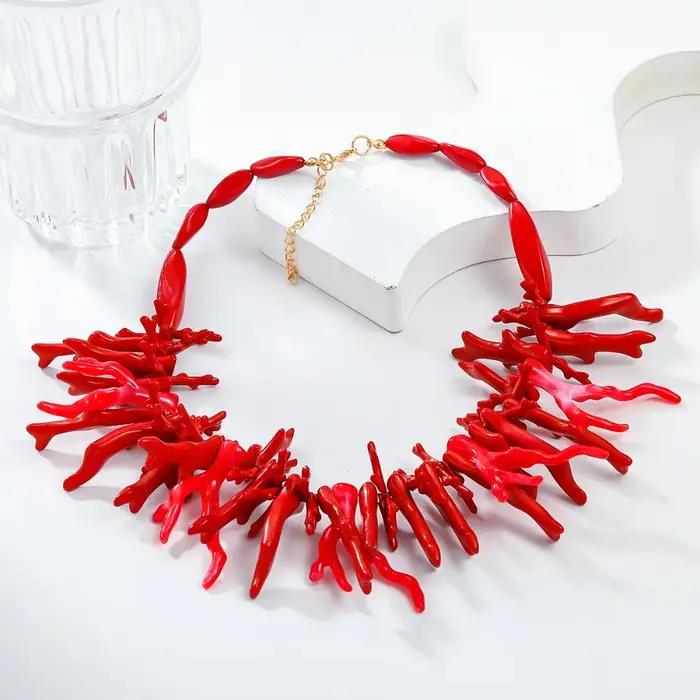 Collier ras du cou en corail rouge pour femmes
