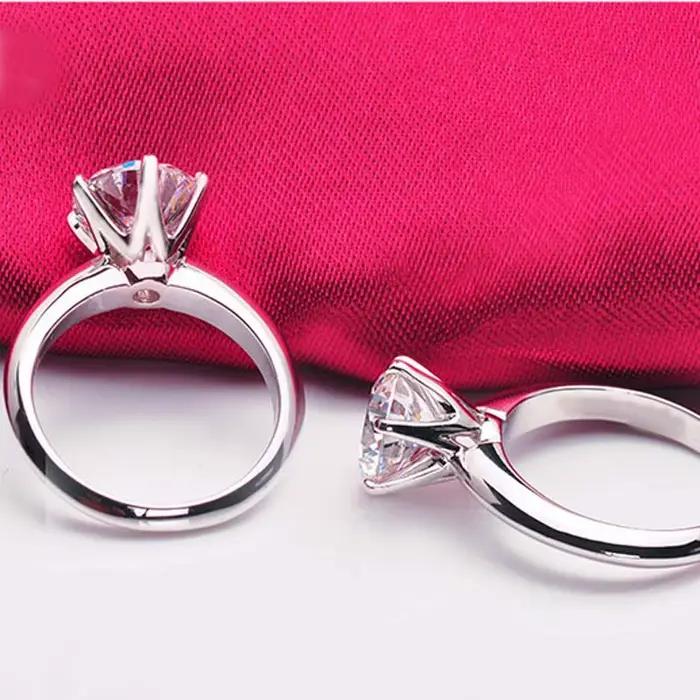 Bague en argent sterling 925 sertie de zirconium cubique pour engagement et occasions spéciales femme style classique