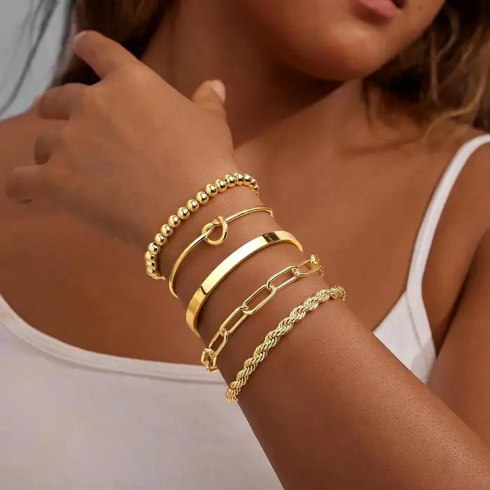 Bracelets en or pour femmes