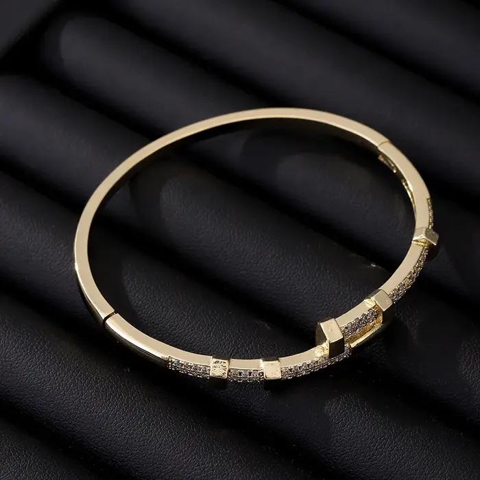 Nouveau Bracelet à ongles en diamant incolore personnalisé polyvalent avec Design de sens avancé