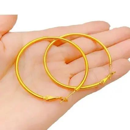 Boucles d'oreilles en or 18 carats pour femme élégantes et sophistiquées à offrir pour des événements spéciaux