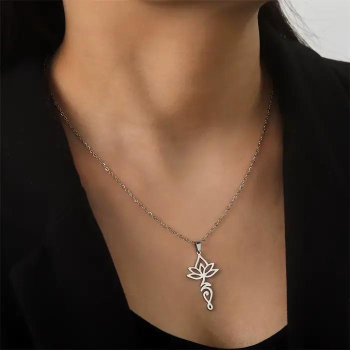 Collier Anni Unalome en acier inoxydable avec pendentif Unalome pour femmes spiritualité yoga guérison bijoux spirituels occassions spéciales