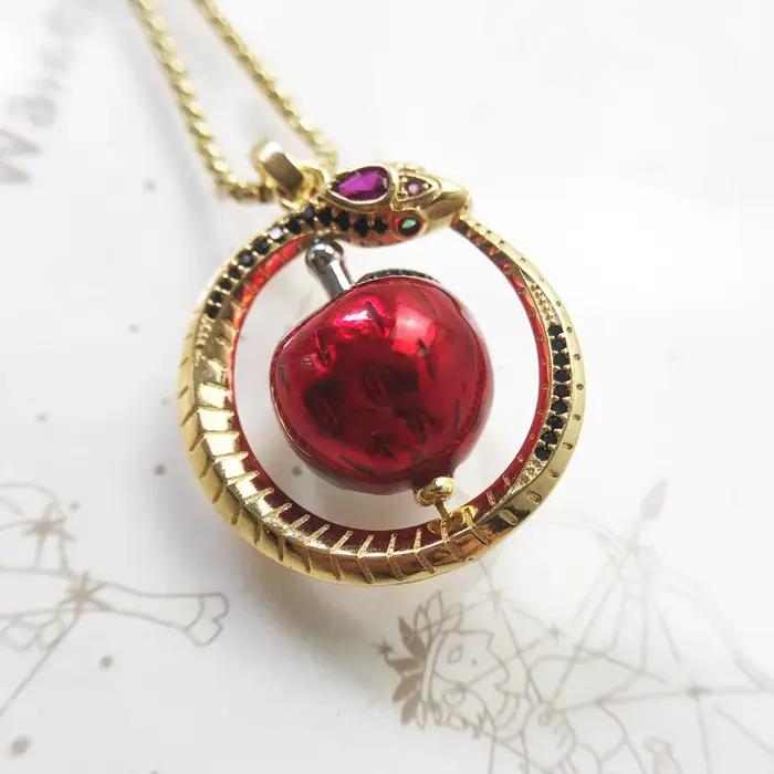 Collier en argent regardé 2021 avec pomme pour femme