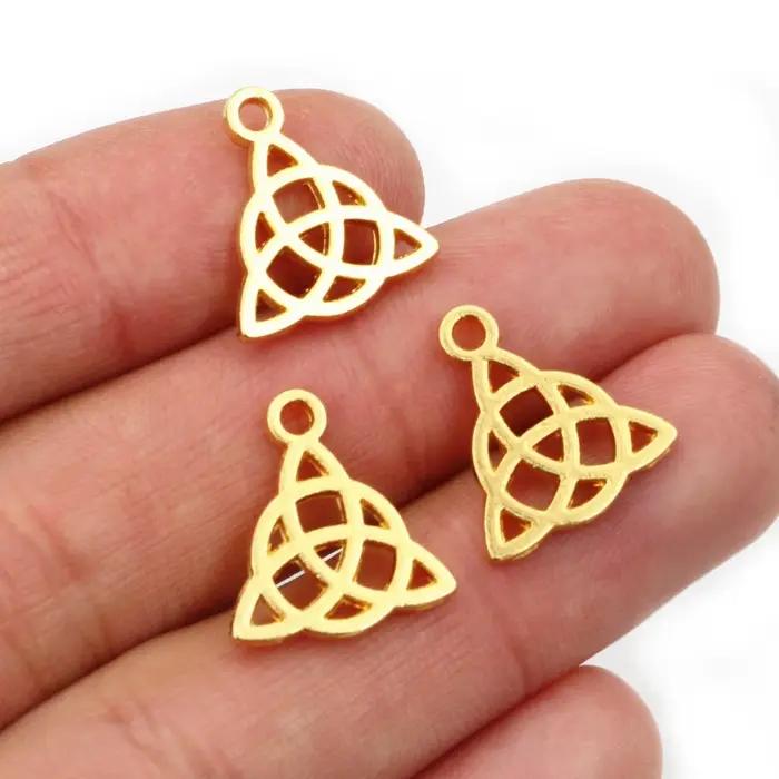 Pendentifs en alliage de zinc plaqué or bronze symboles triangulaires vintage pour bracelet collier femme occassions spéciales