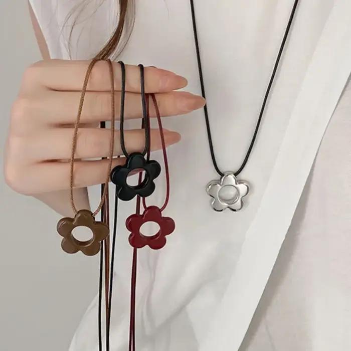 Collier pendentif fleur en résine pour femmes et filles
