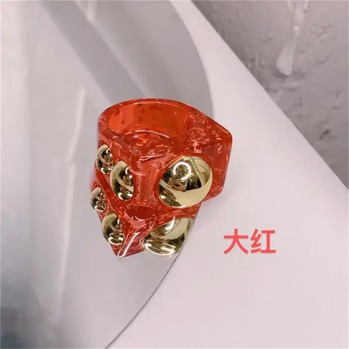 Bague en résine exagérée pour femmes Punk style bandes métalliques acryliques bague carrée de couleur rouge et vert originalités accessoires bijoux occassions spéciales