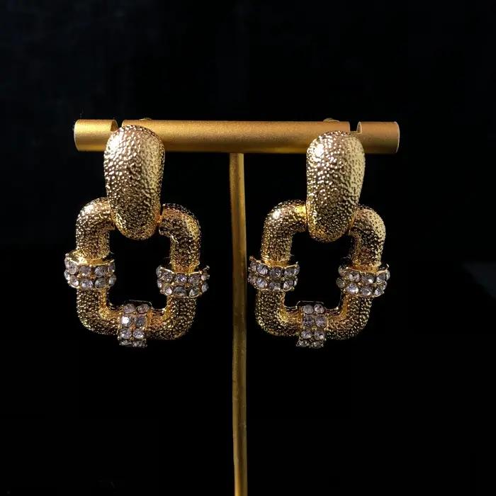 Ensemble de bijoux vintage 2026 pour femmes colliers bracelets boucles d'oreilles rétro élégants robustes occasions spéciales
