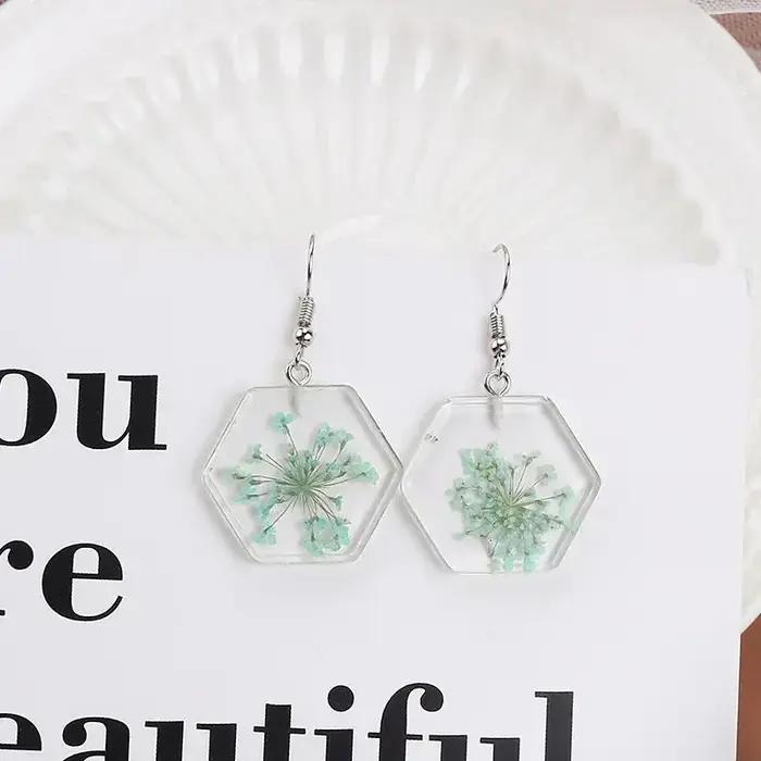 Boucles d'oreilles rondes irrégulières élégantes à motif floral, boucles d'oreilles uniques en fleur