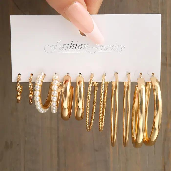 Ensemble de boucles d'oreilles géométriques dorées pour femmes