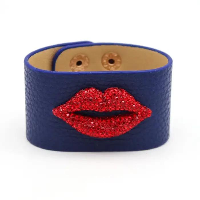 Bracelet Totabc en cuir pour femmes avec pendentif bouche et baiser cristal rouge style punk pour occasions spéciales