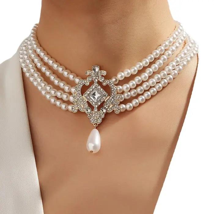 Collier de perles multicouches exagéré