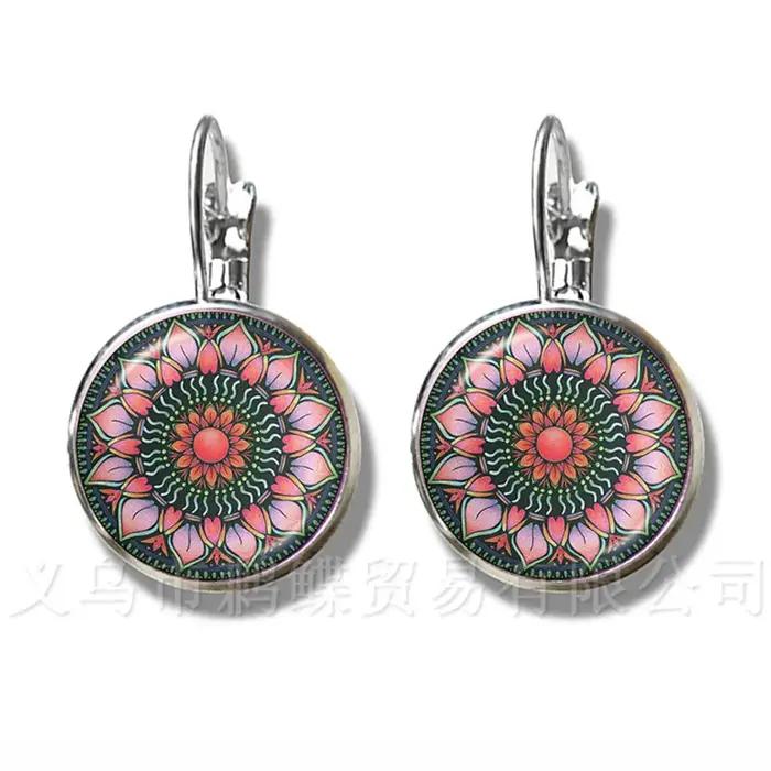 Boucles d'oreilles de Yoga au henné indien classique, symbole Om, bouddhisme Zen, fleur de Mandala c