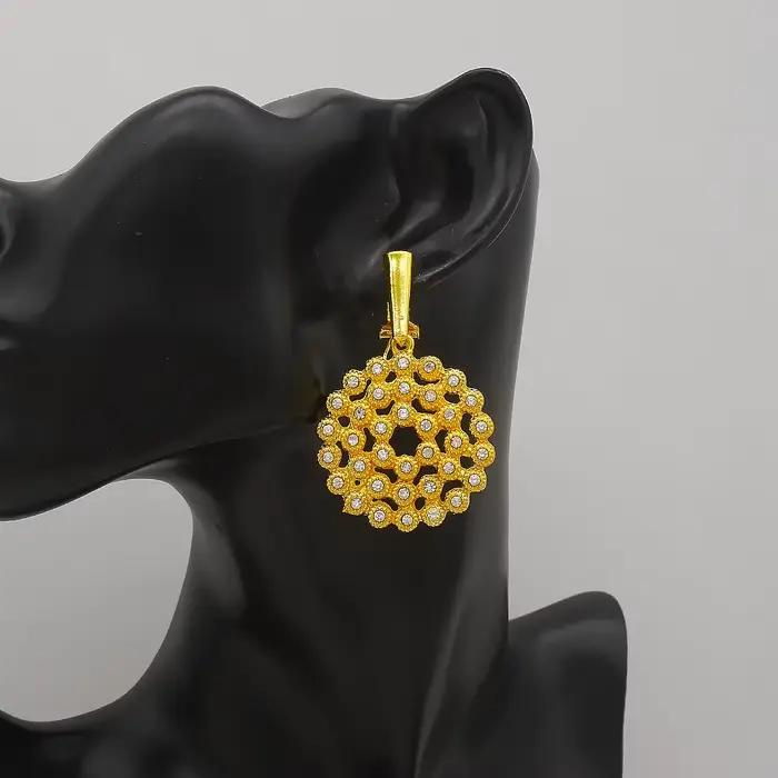 Ensemble de bijoux en alliage de cuivre finition or pour femmes occassions spéciales soirée élégante mariage festive