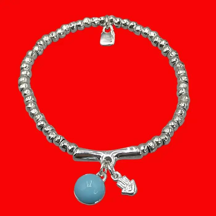 Ensemble de bijoux faits à la main