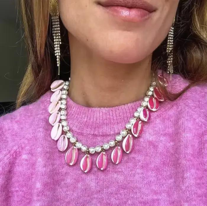Collier artisanal en perles et coquillages