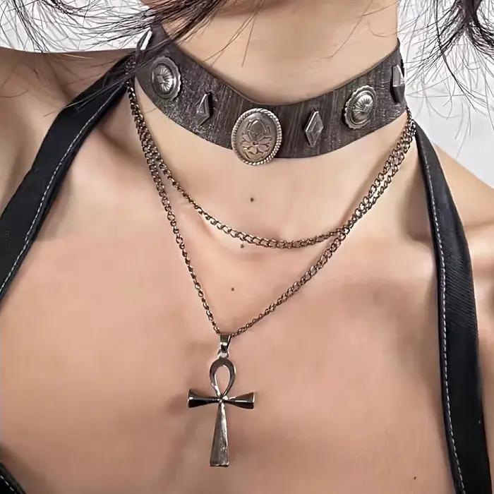 Maillard – collier avec pendentif à rivets en Faux cuir marron pour femmes