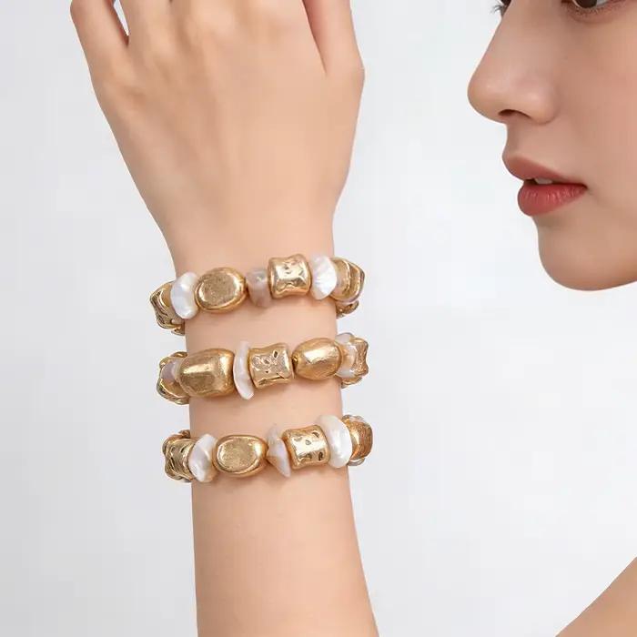 Bracelets empilables dorés iridescents pour femmes pour brunch, plage, rendez-vous galants et tenues élégantes