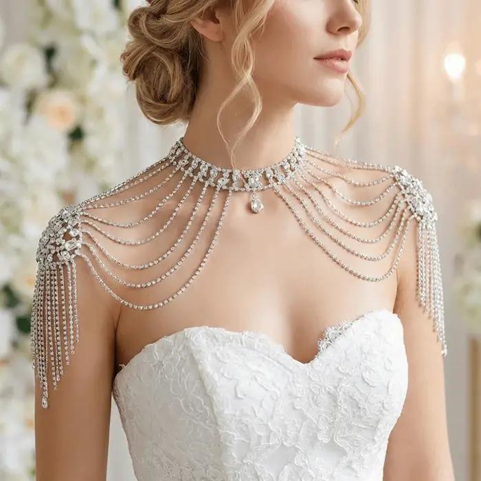 Collier de épaule en strass au design luxueux