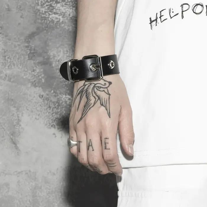 Bracelet à large sangle cuir verrouiller ajustable pour style punk et vintage occasions spéciales