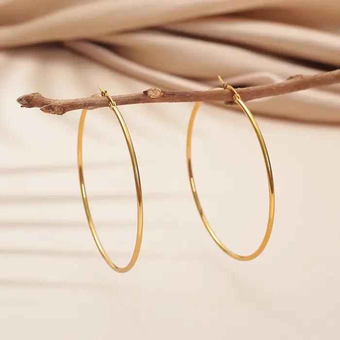 Grandes boucles d'oreilles couleur or pour femmes